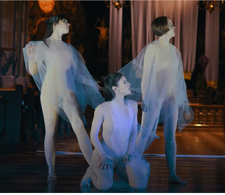 Nude performance at Vienna Cathedral 2